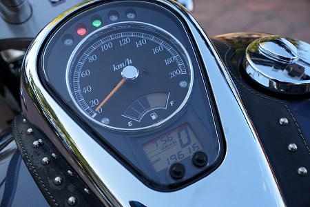 SUZUKI BOULEVARD C50