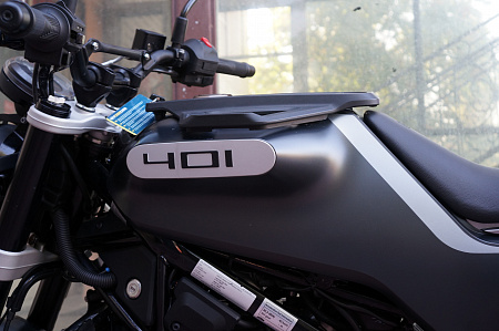 HUSQVARNA SVARTPILEN 401