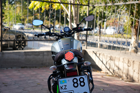 YAMAHA XSR900