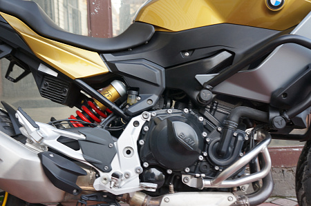 BMW F 900 XR