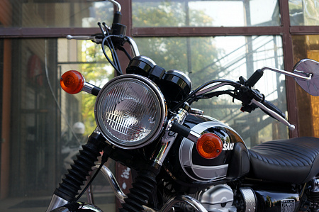 KAWASAKI W800