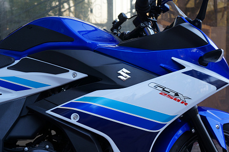 SUZUKI GSX250R
