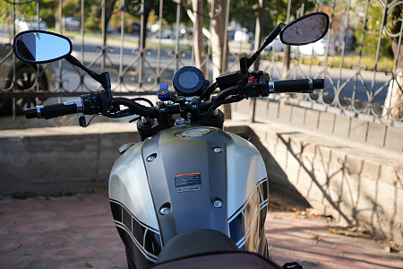 YAMAHA XSR900