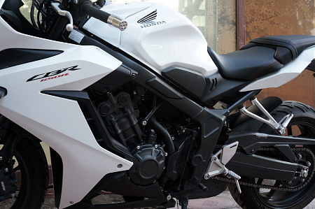HONDA CBR650R