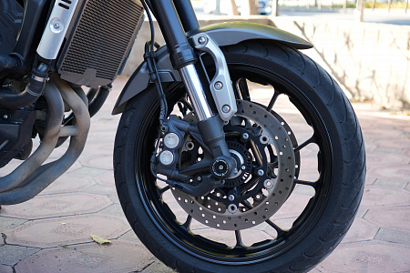 YAMAHA XSR900