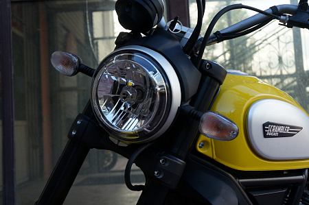 DUCATI SCRAMBLER ICON